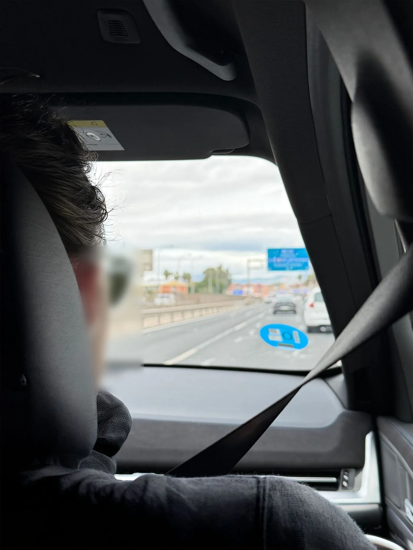 Udsigt fra bil under kørsel på en motorvej